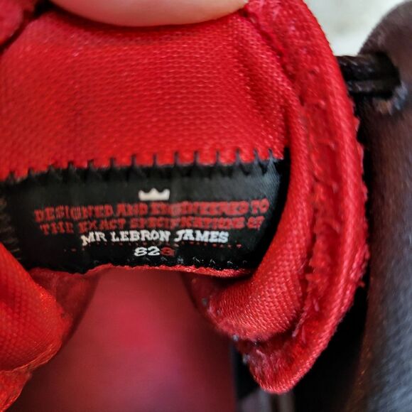Nike Lebron James -  Size 9 - Picture 8 of 8